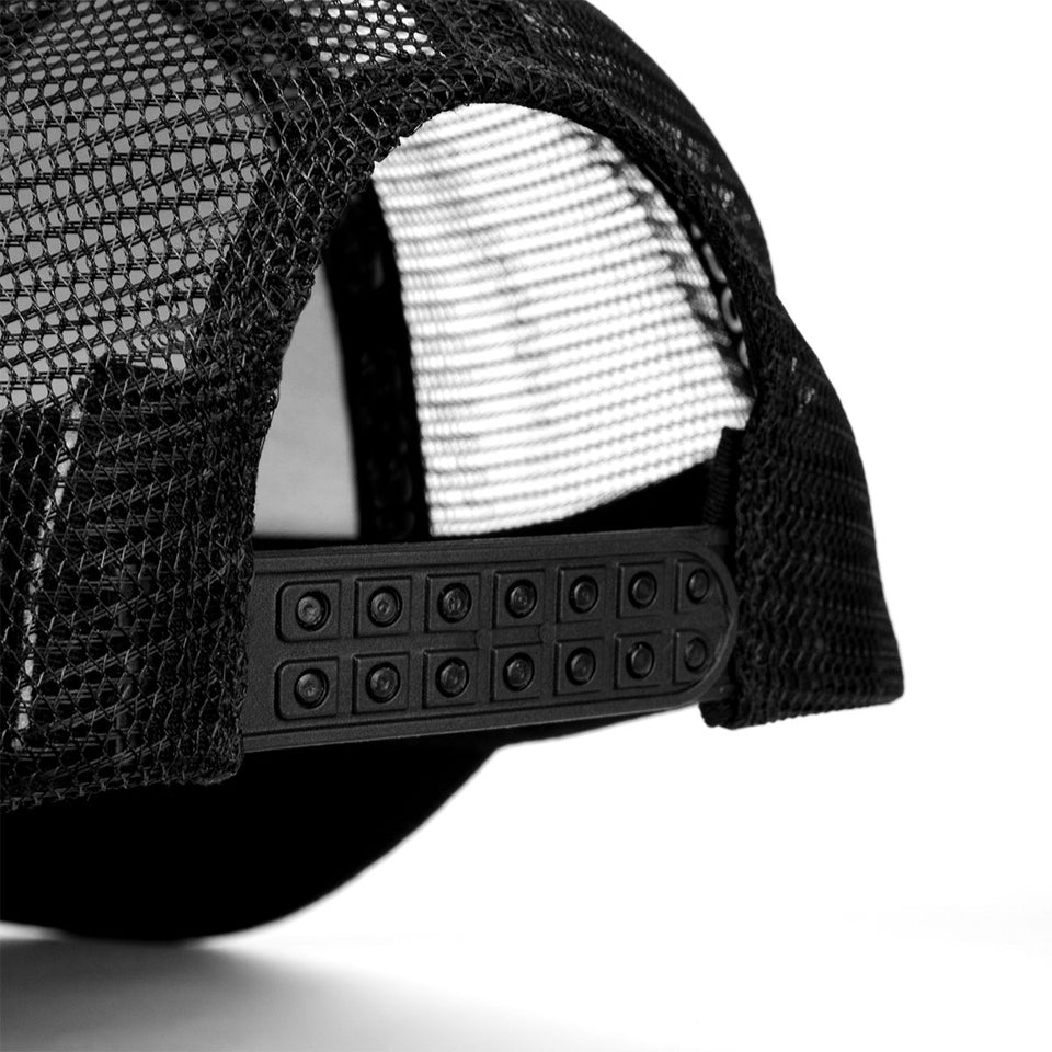 TRUCKER CAP BLACK GRAY ROUND